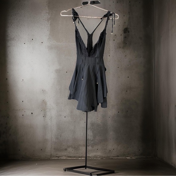 HYFVE Pants - HYFVE BLACK ROMPER SMALL
